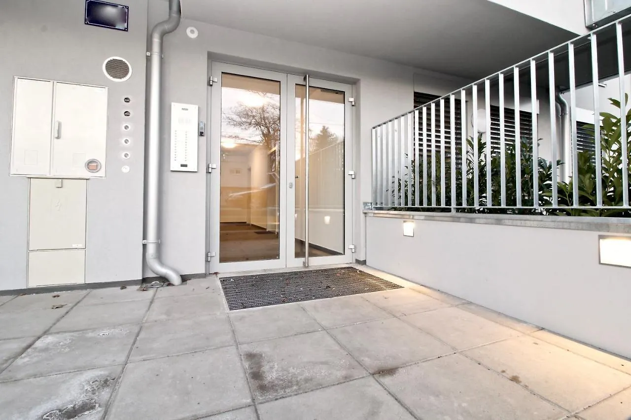 Yellow Flower Apartment With Pool - 5 Min To Lake Vienna 0*,  Austria