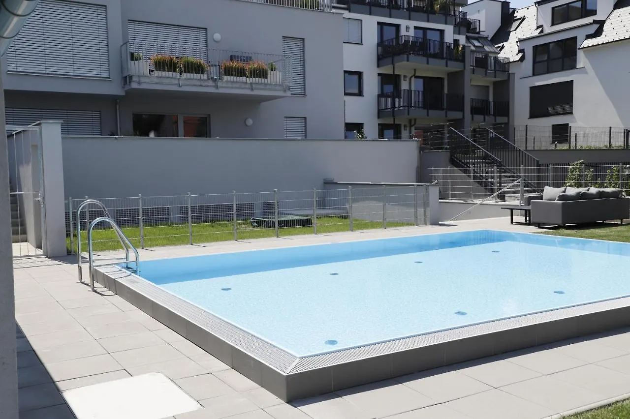 Yellow Flower Apartment With Pool - 5 Min To Lake contacts