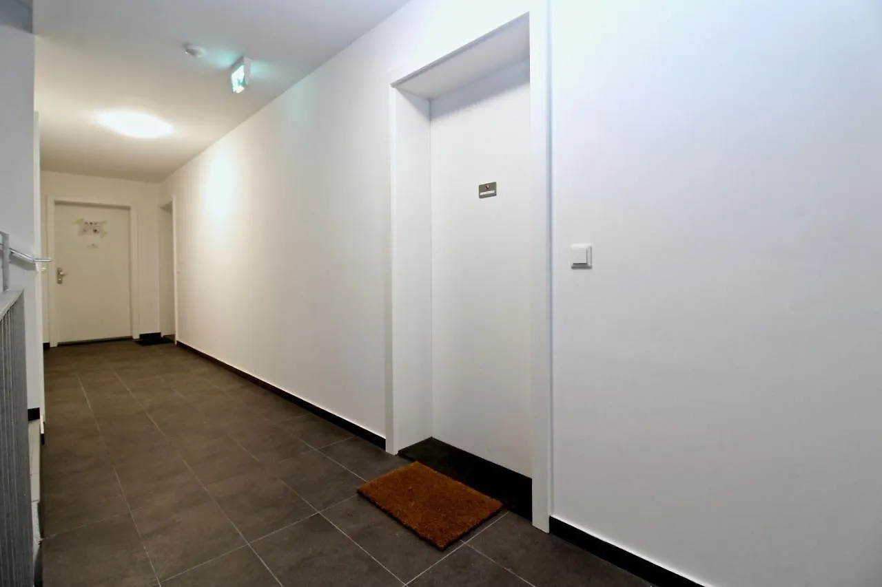 Yellow Flower Apartment With Pool - 5 Min To Lake Vienna