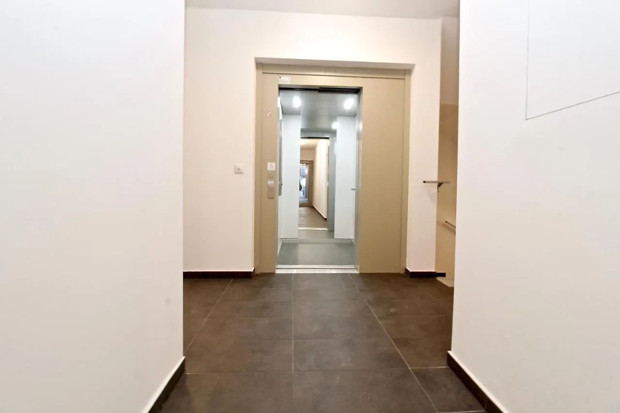 Yellow Flower Apartment With Pool - 5 Min To Lake Vienna 0*,  Austria