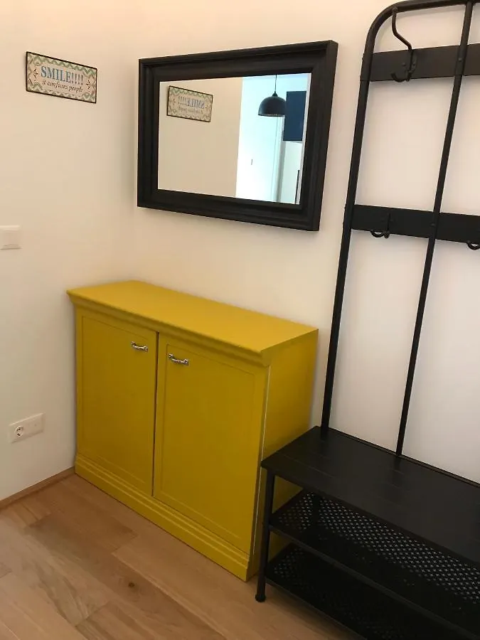 Yellow Flower Apartment With Pool - 5 Min To Lake Vienna Austria