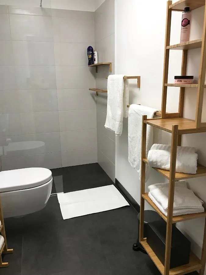 Yellow Flower Apartment With Pool - 5 Min To Lake Vienna 0*,